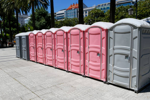 Best Portable Restroom Setup and Delivery  in Lindenhurst, NY